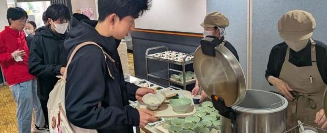 大学の0円朝食 どんなメニュー