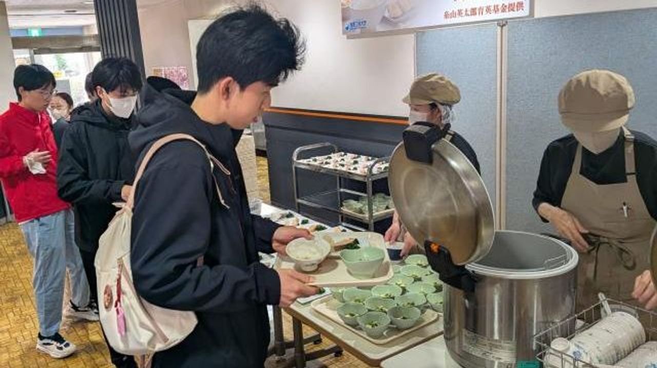 大学の0円朝食 どんなメニュー