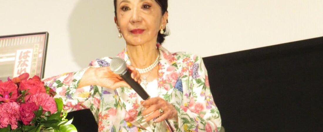 岩下志麻 夫死去後初の公の場