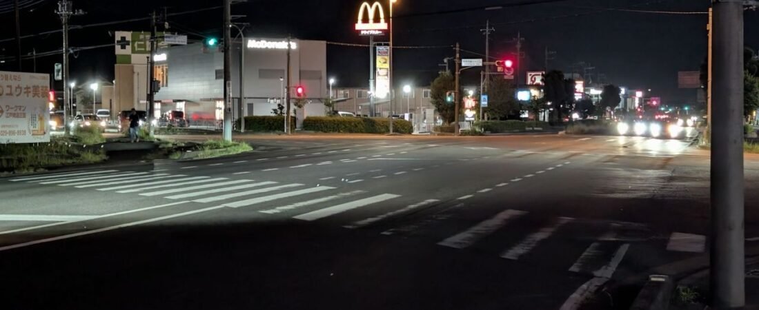 93歳運転する車がはねる 男性死亡