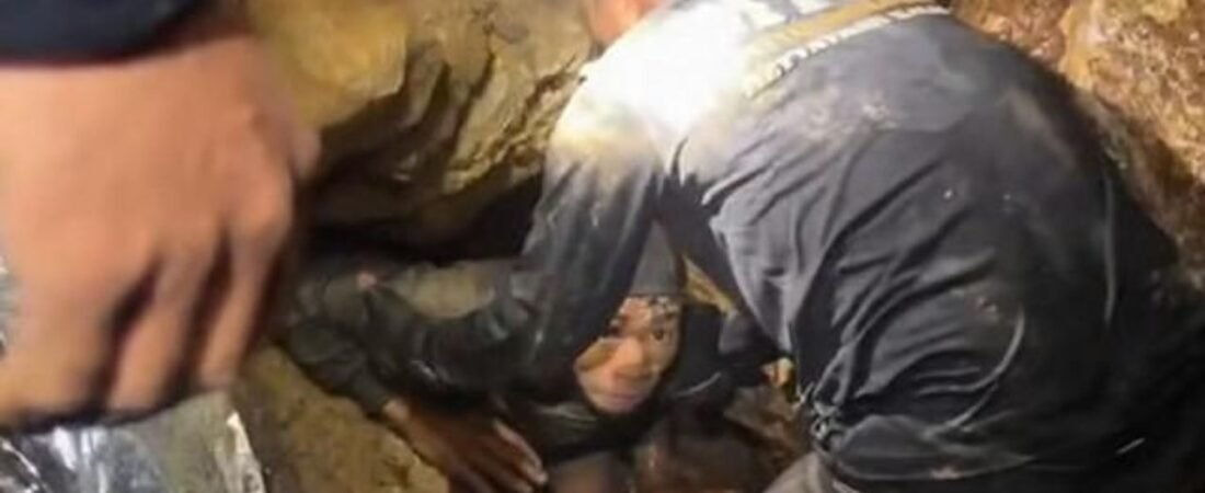 洞窟で10日間遭難5人救出 ラオス