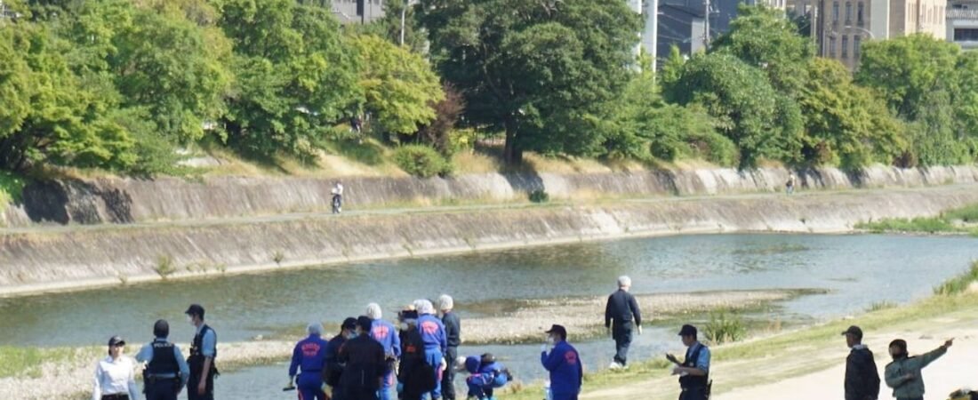 京都・鴨川の遺体は19歳 誤転落か
