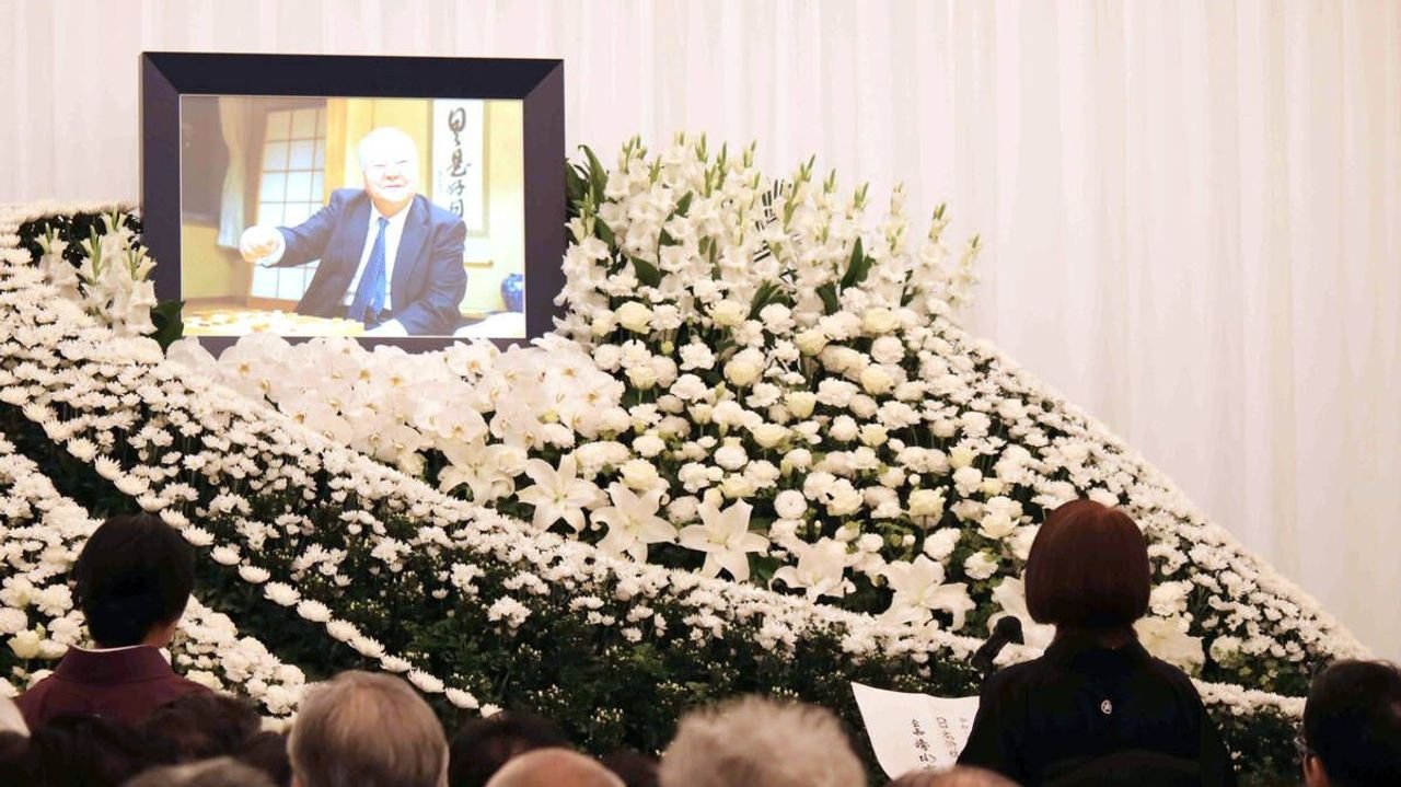 加藤一二三氏に「名誉十段」追贈