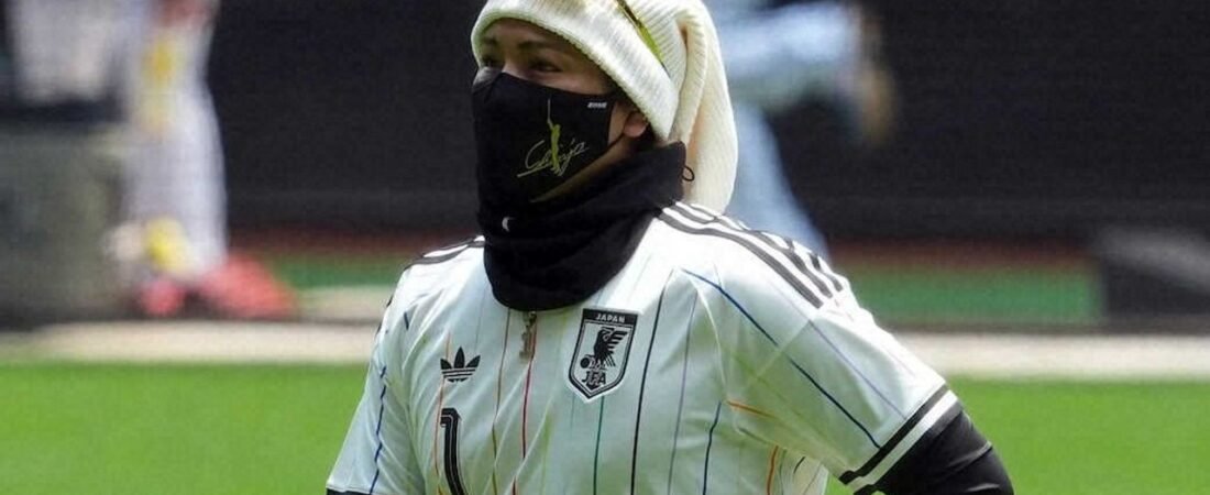 新庄監督 サッカー代表ユニで登場