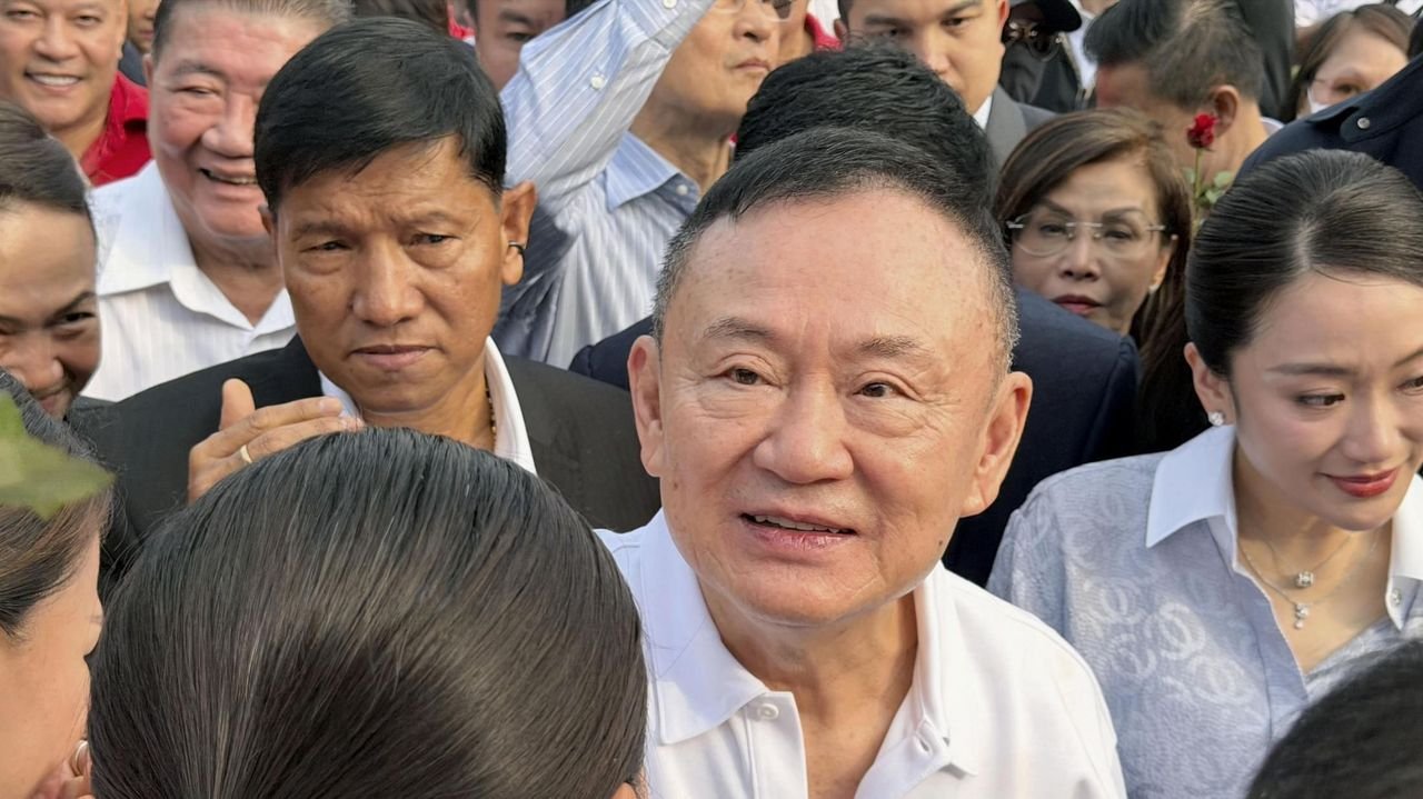 タイ・タクシン元首相 正式に釈放