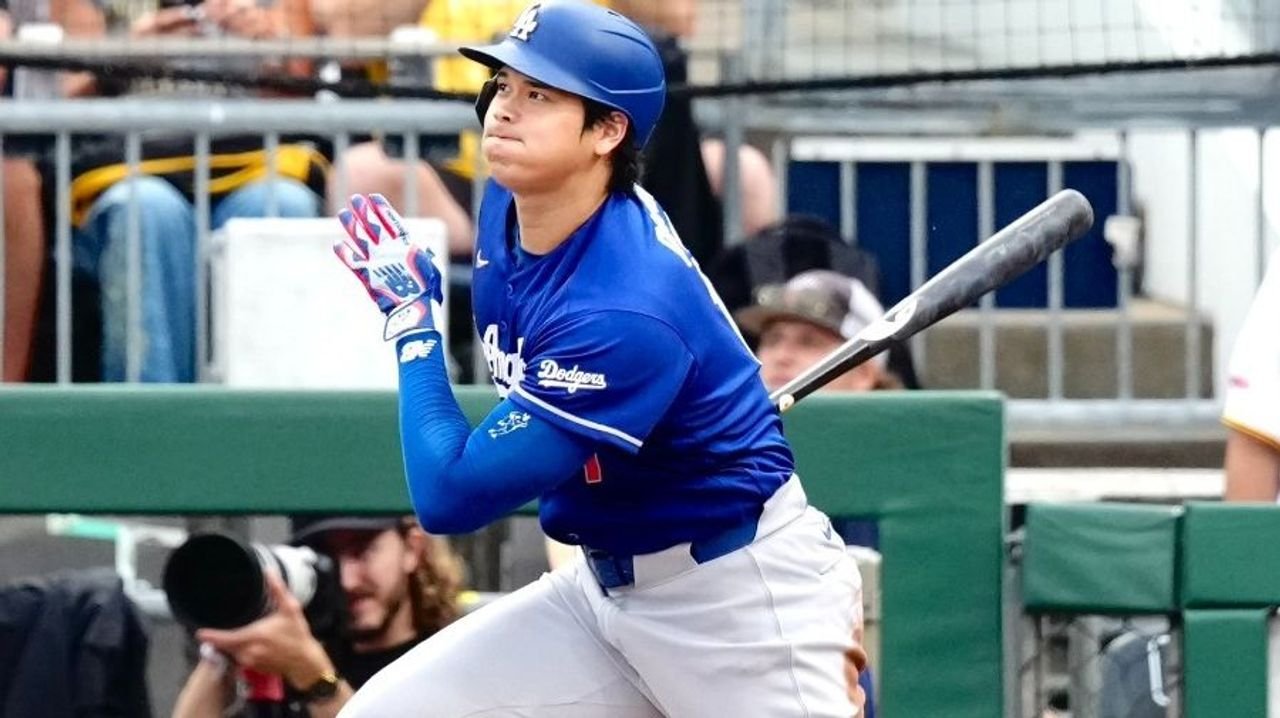 大谷が13号ホームラン 敵地騒然