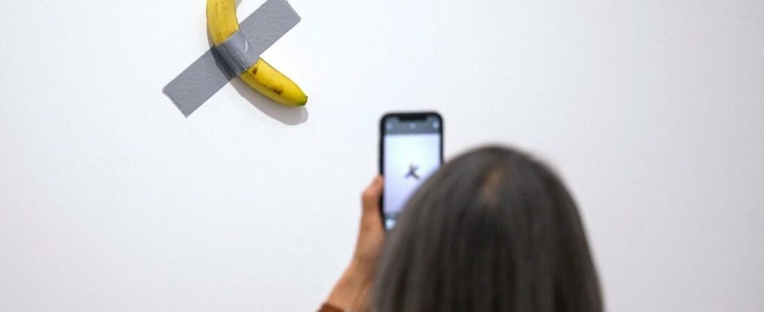 「壁にバナナ」アート作品盗難 仏