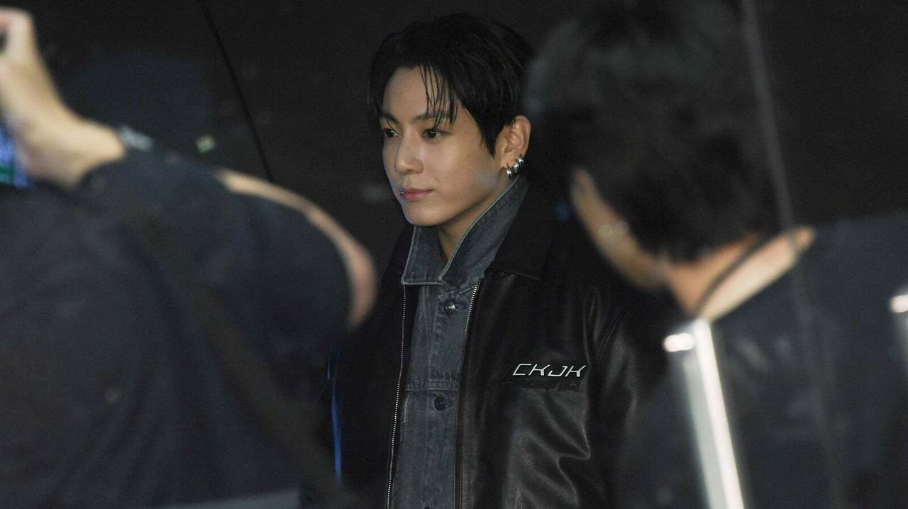 BTSジョングクが原宿に降臨 歓声