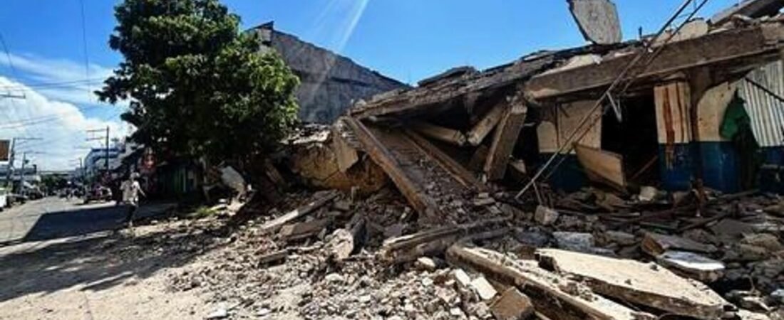 フィリピンで地震 30人超が死亡