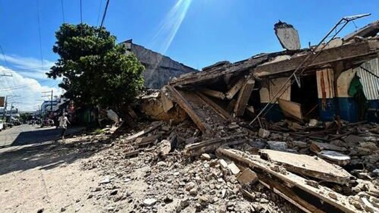 フィリピンで地震 30人超が死亡