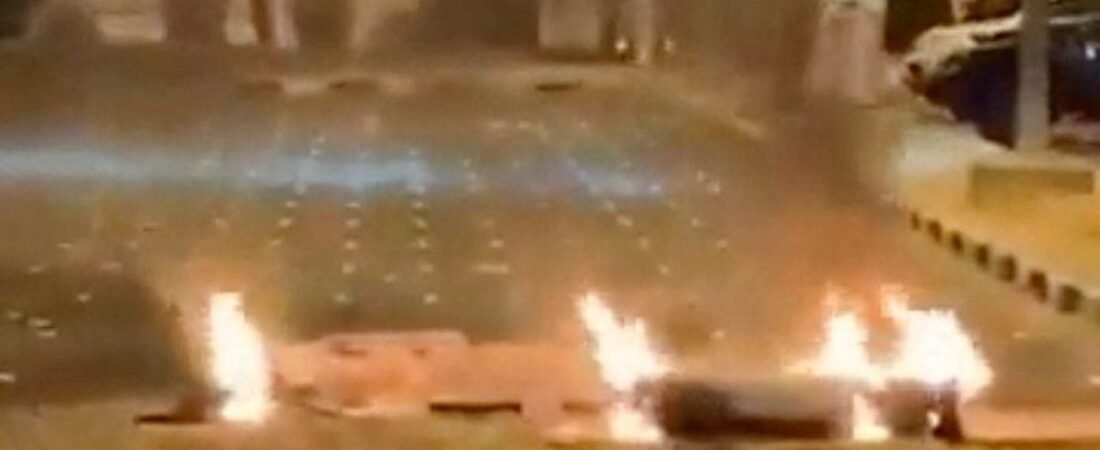 イラン クウェート国際空港を攻撃