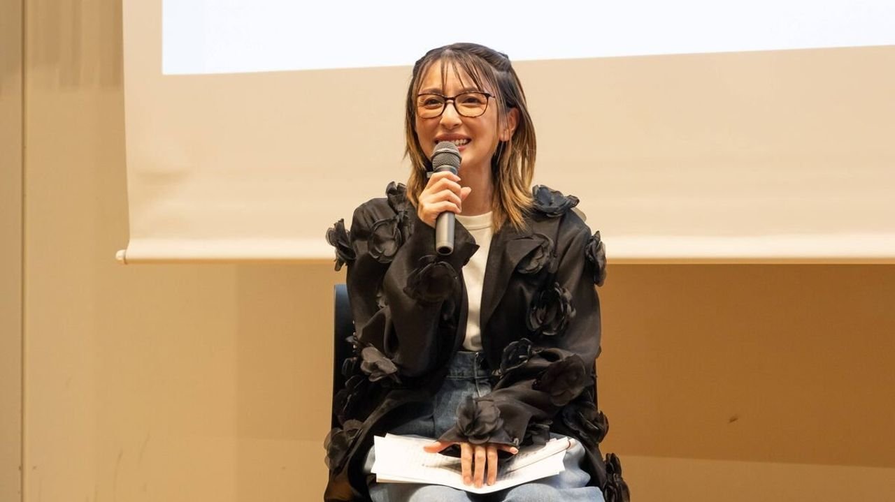 奥菜恵が教壇に立つ 充実の笑み