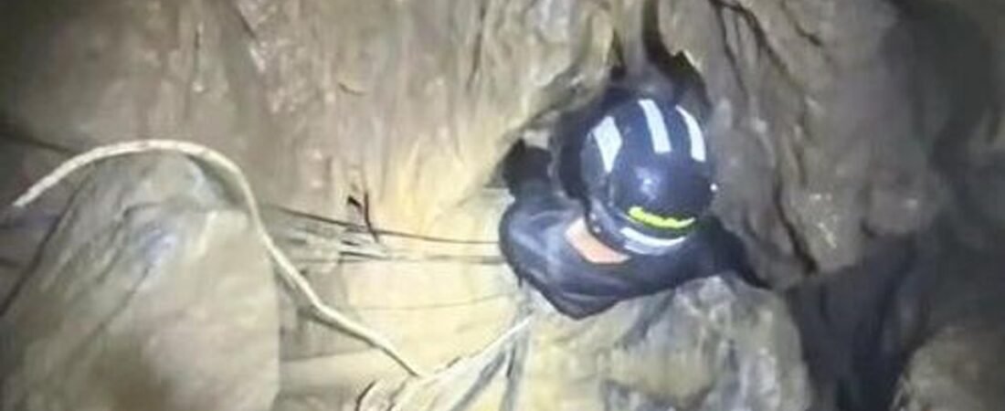 ラオス洞窟閉じ込め なお2人不明