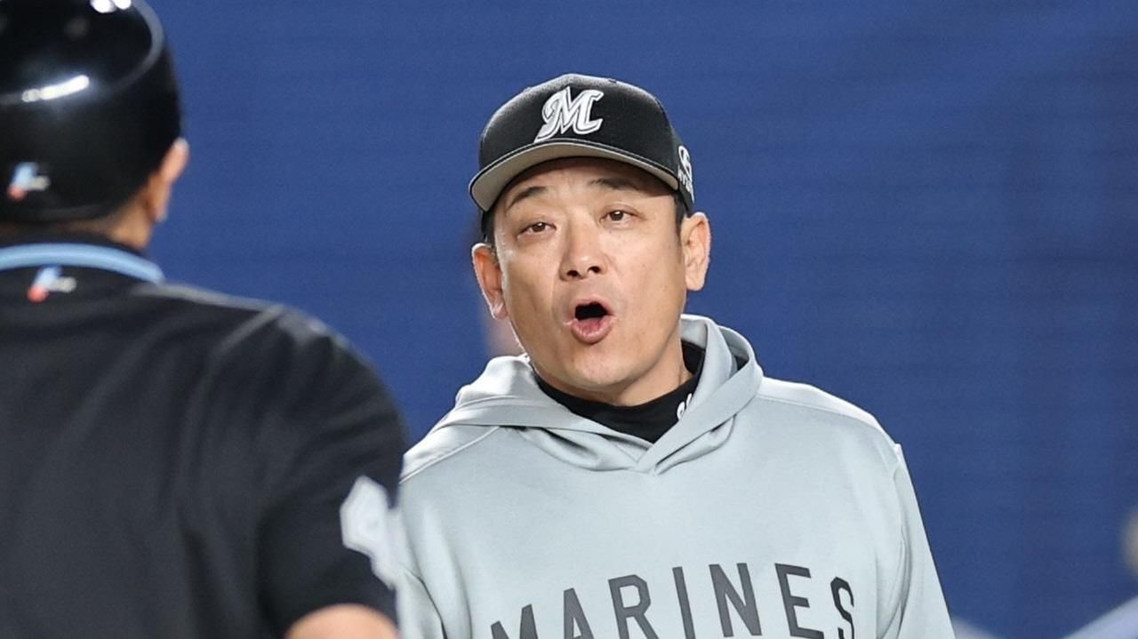 ぶざまな試合 ロッテ監督頭下げる