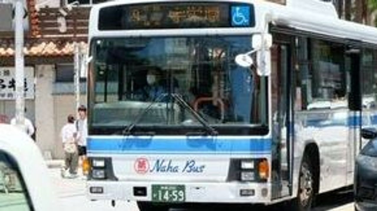 朝ラッシュ時バス故障 全員が降車