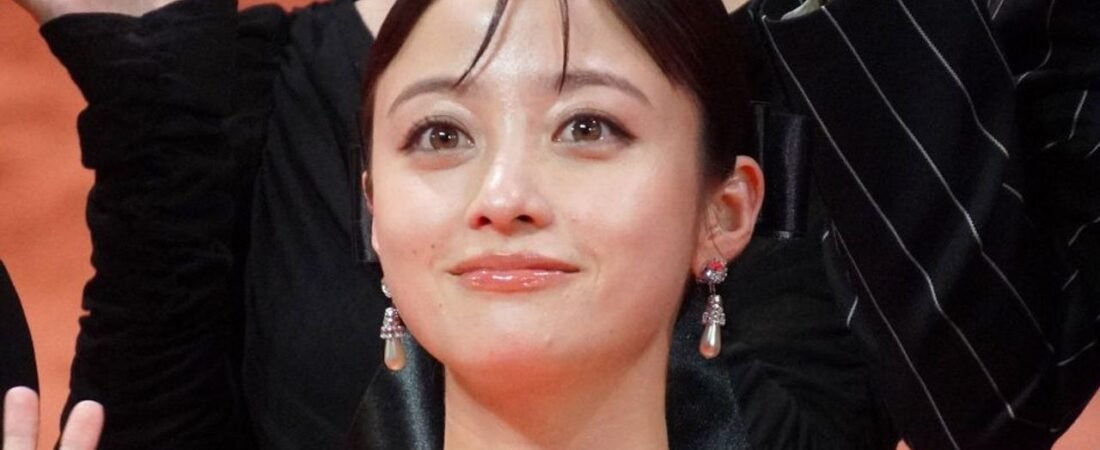 橋本環奈 ドレスで走ってイベ合流