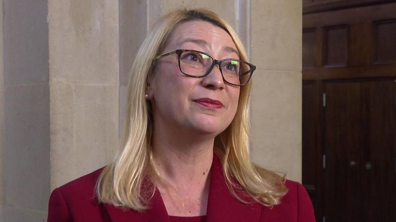 Grokでビキニ写真 英議員が提訴