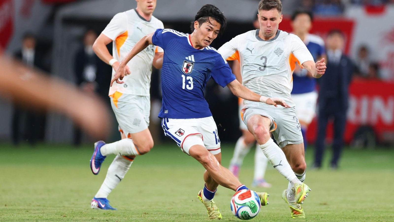 MF中村敬斗のソックス なぜ短い