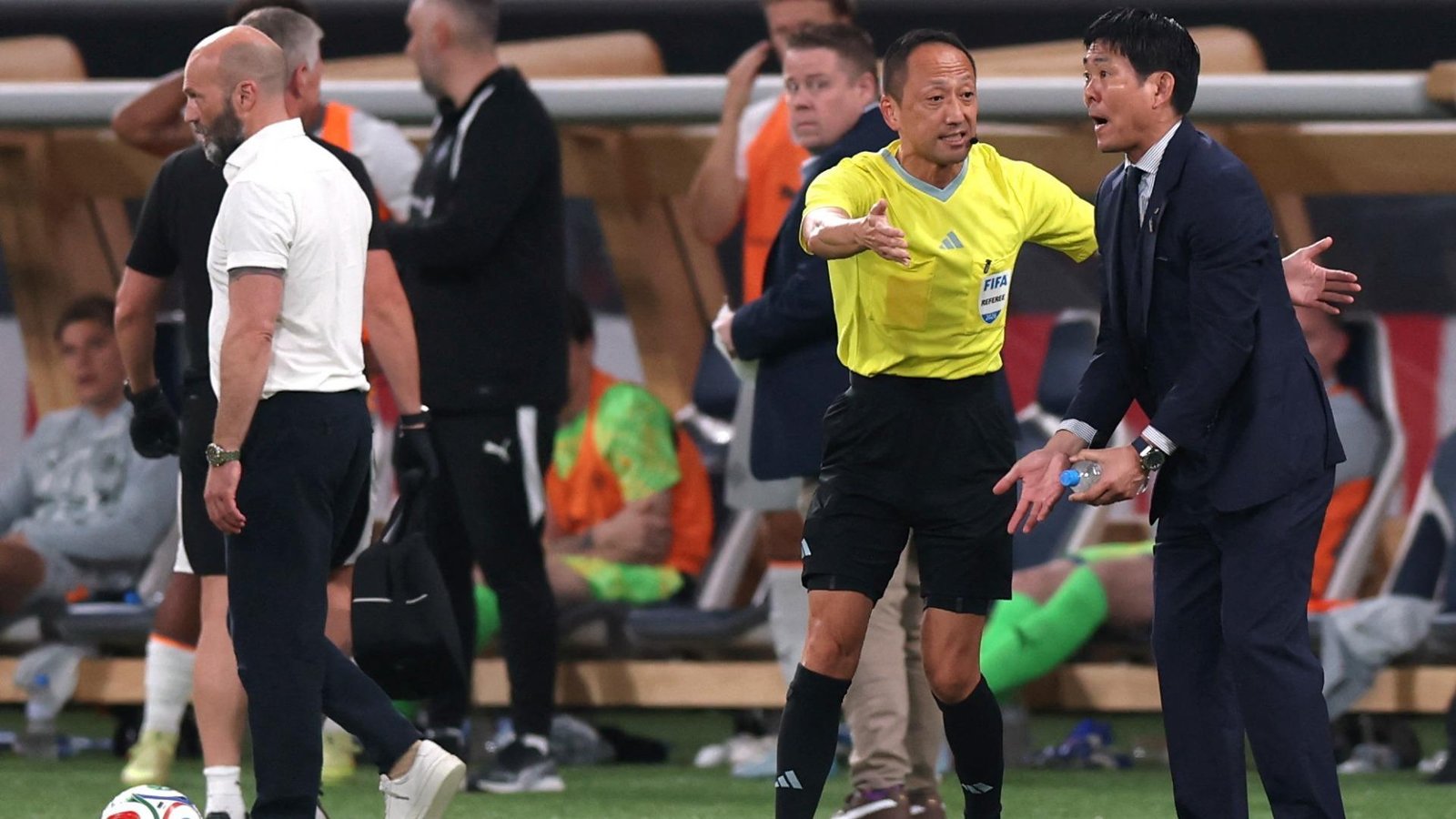 試合後半に森保監督激昂 理由考察