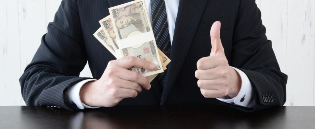 初任給バブル 背景に年功賃金崩壊