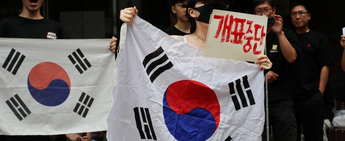 韓国選挙で投票紙不足し混乱 背景
