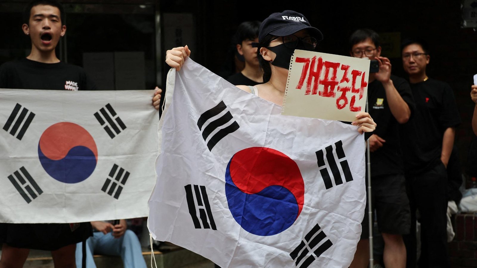 韓国選挙で投票紙不足し混乱 背景